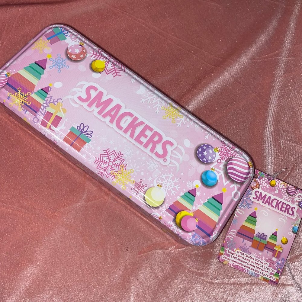 Pink Lip Smackers Merry and Bright Holiday Makeup Tin Tiered Set NWT